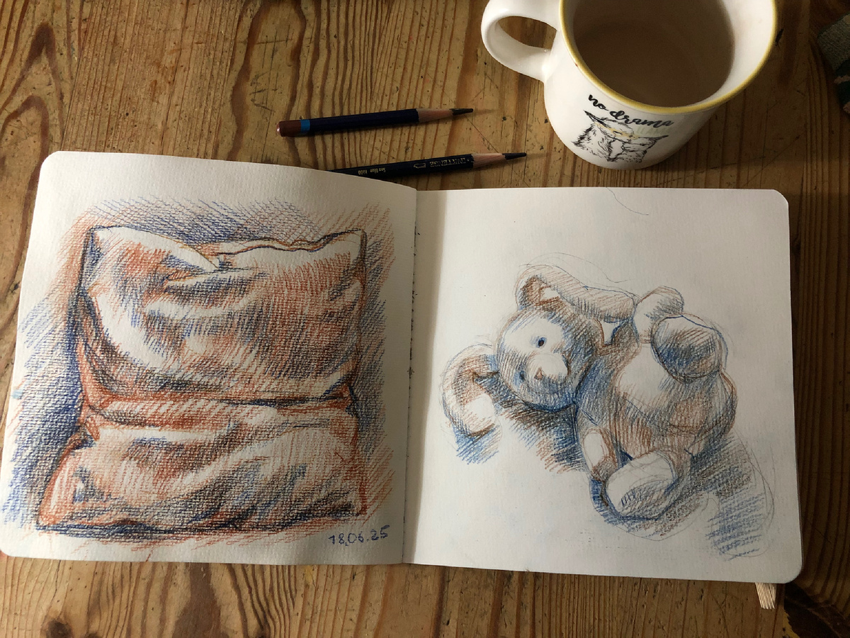 Мои ночные наброски. Тут есть и контуры, но они все уведены в пятна