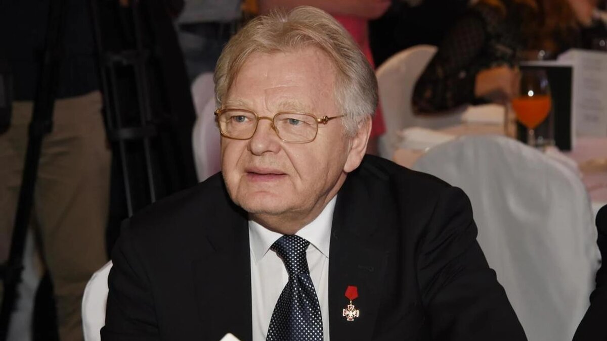 Юрий Антонов