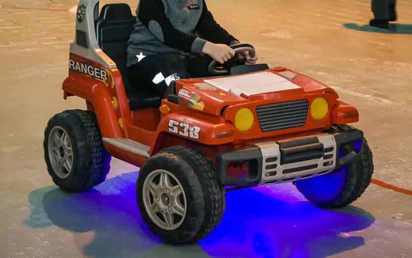    Жительница Удмуртии отсудила 900 тыс. руб. у собственника «электромобиля» за травму ребенка