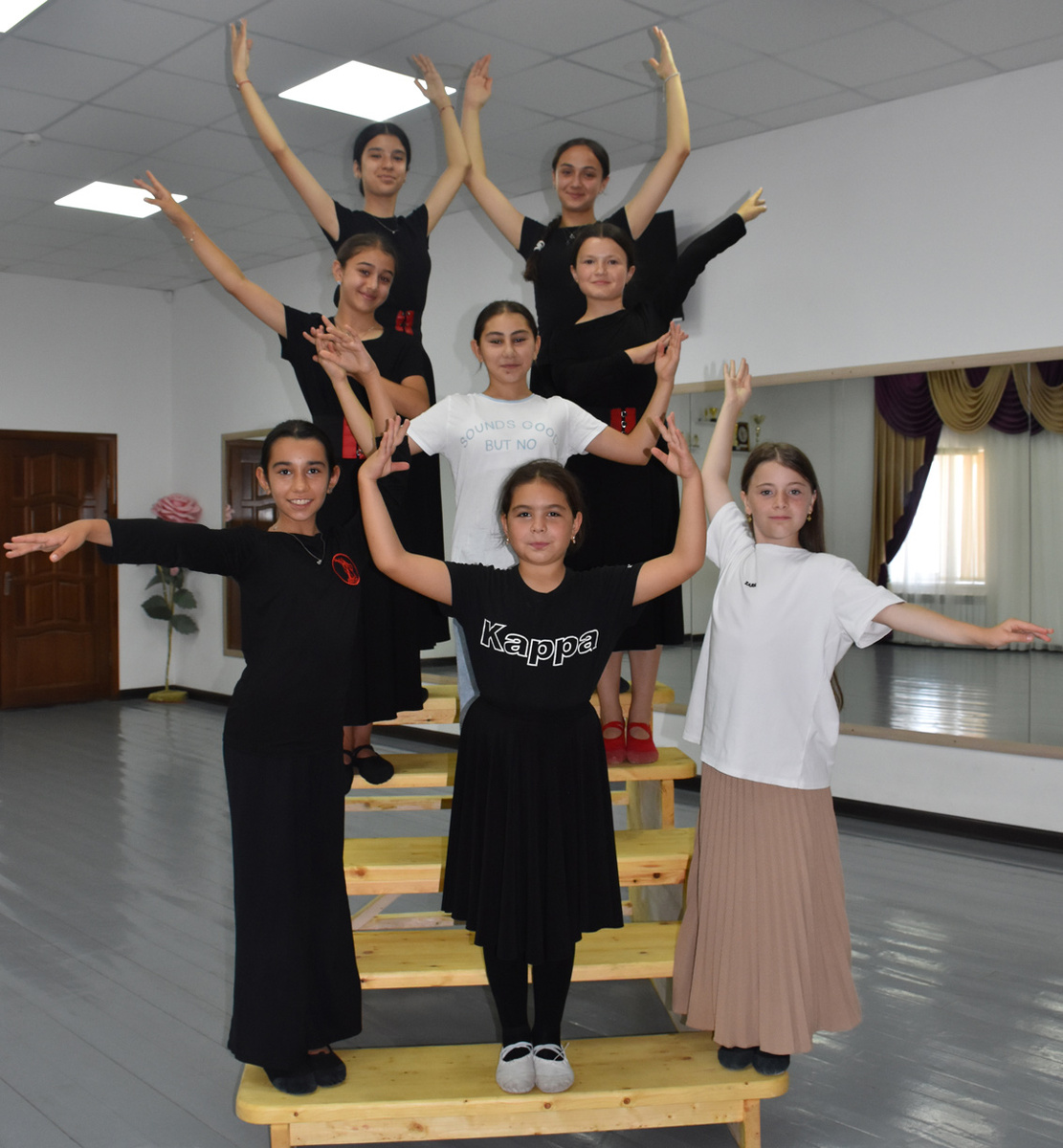 Участницы ансамбля «Абаза». Фото Светланы КИЛБА.