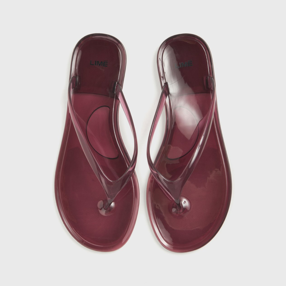    Самая модная обувь лета: 20 пар шлепок, сланцев или вьетнамок (фото 1)