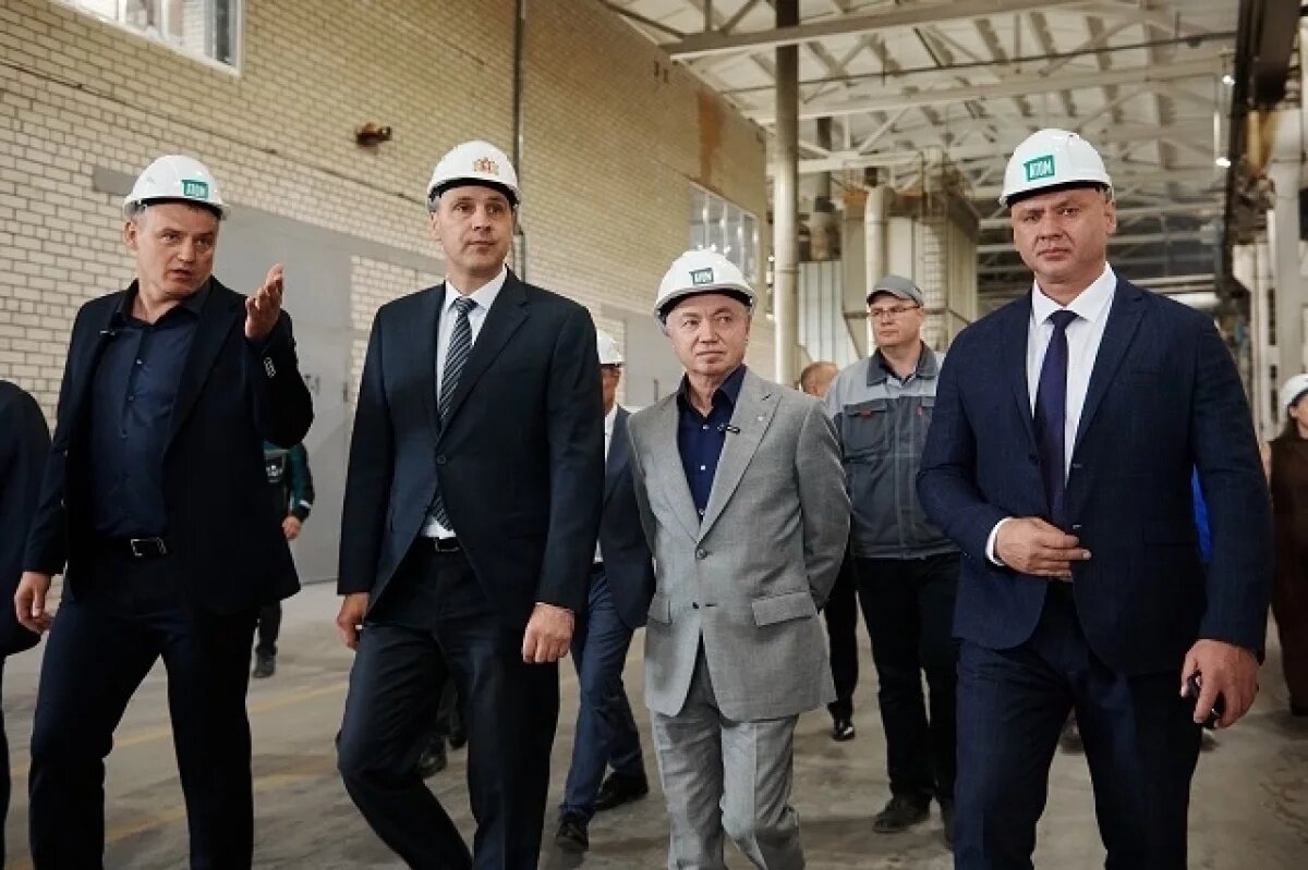    Паслер оценил ход модернизации завода минераловатных плит в Богдановиче