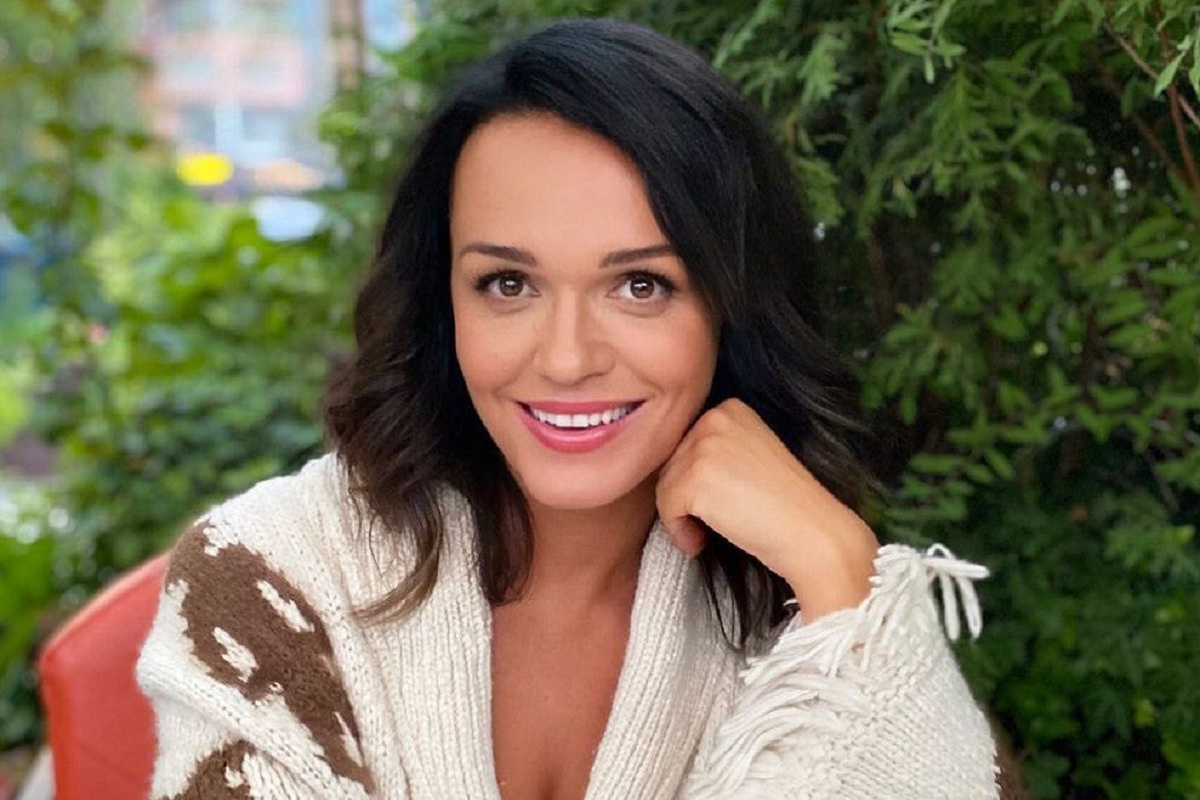 Певица Слава 