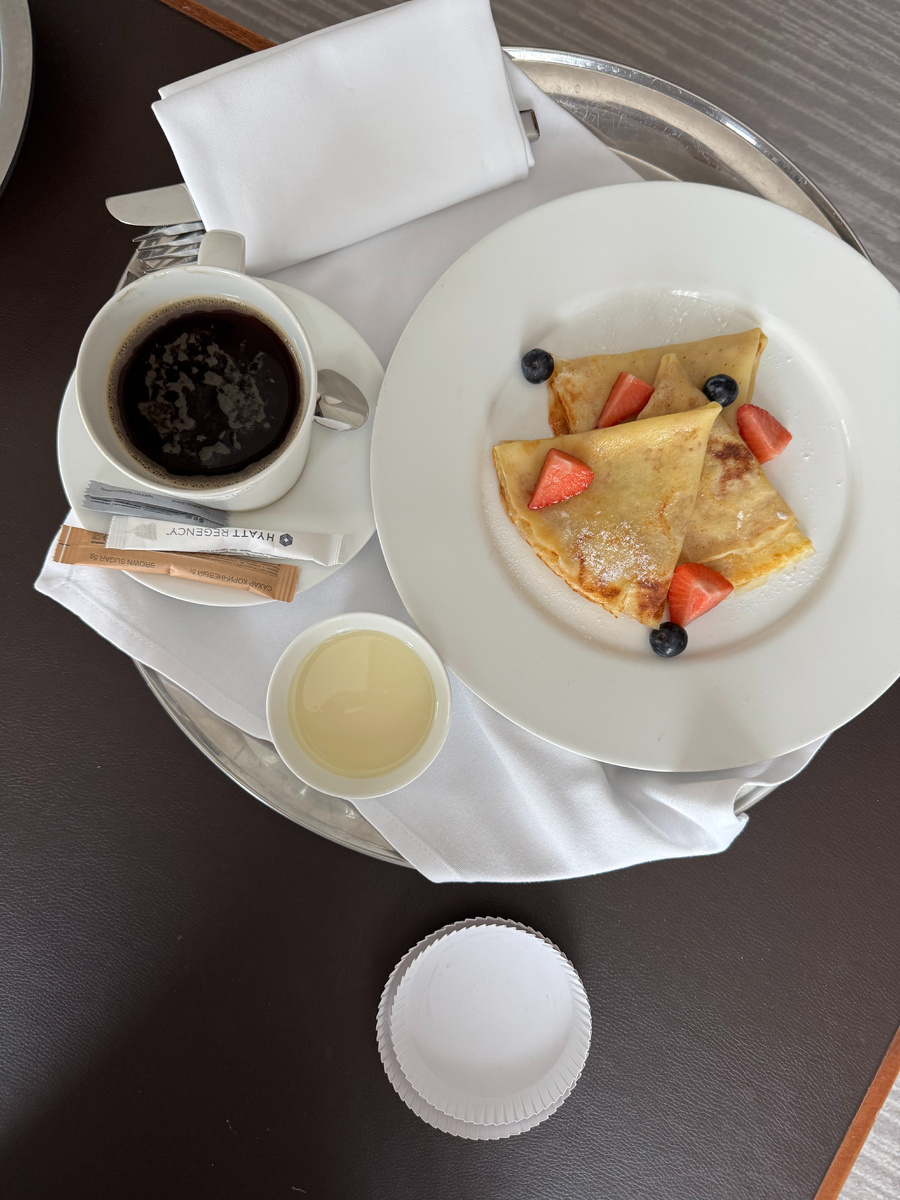 Лучше бы блинов испекла))