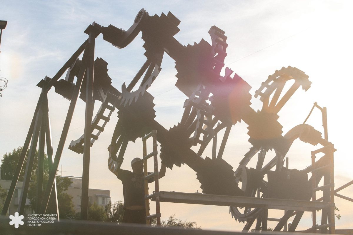    В Нижнем Новгороде установили памятник Ивану Кулибину