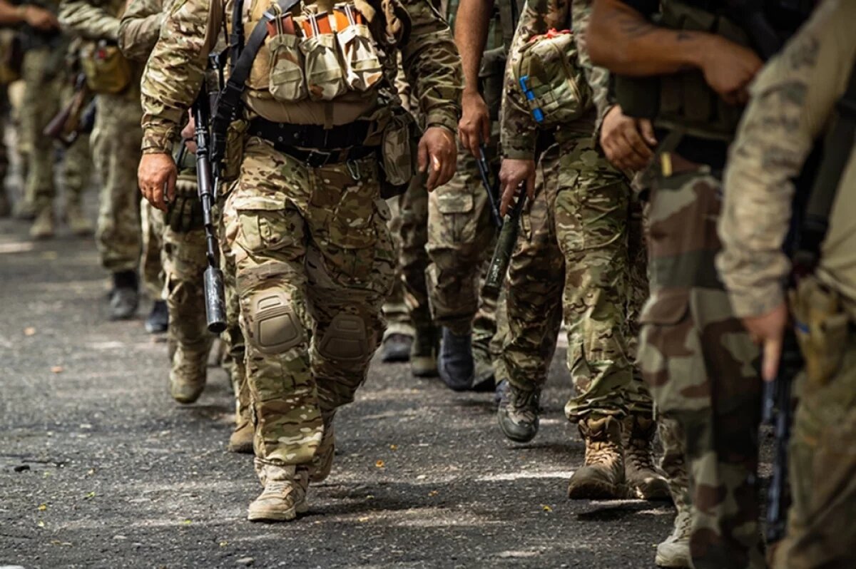    Из-за нехватки людей Украина испытывает проблемы и на фронте, и с мобилизацией.