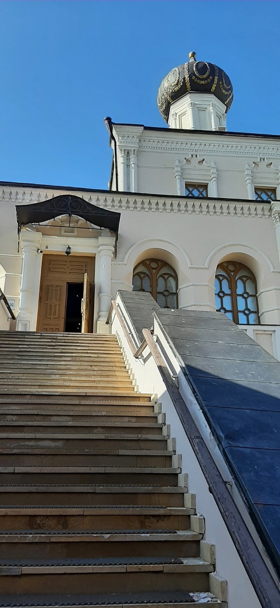 Дворцовая церковь (личное фото)