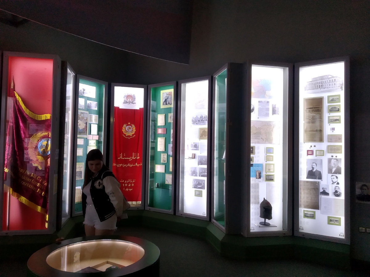 Музейные экспозиции на 2-м этаже (личное фото)