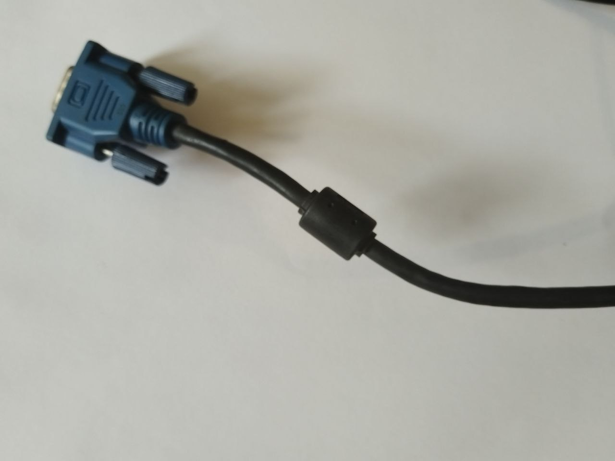 Фильтр на кабеле VGA