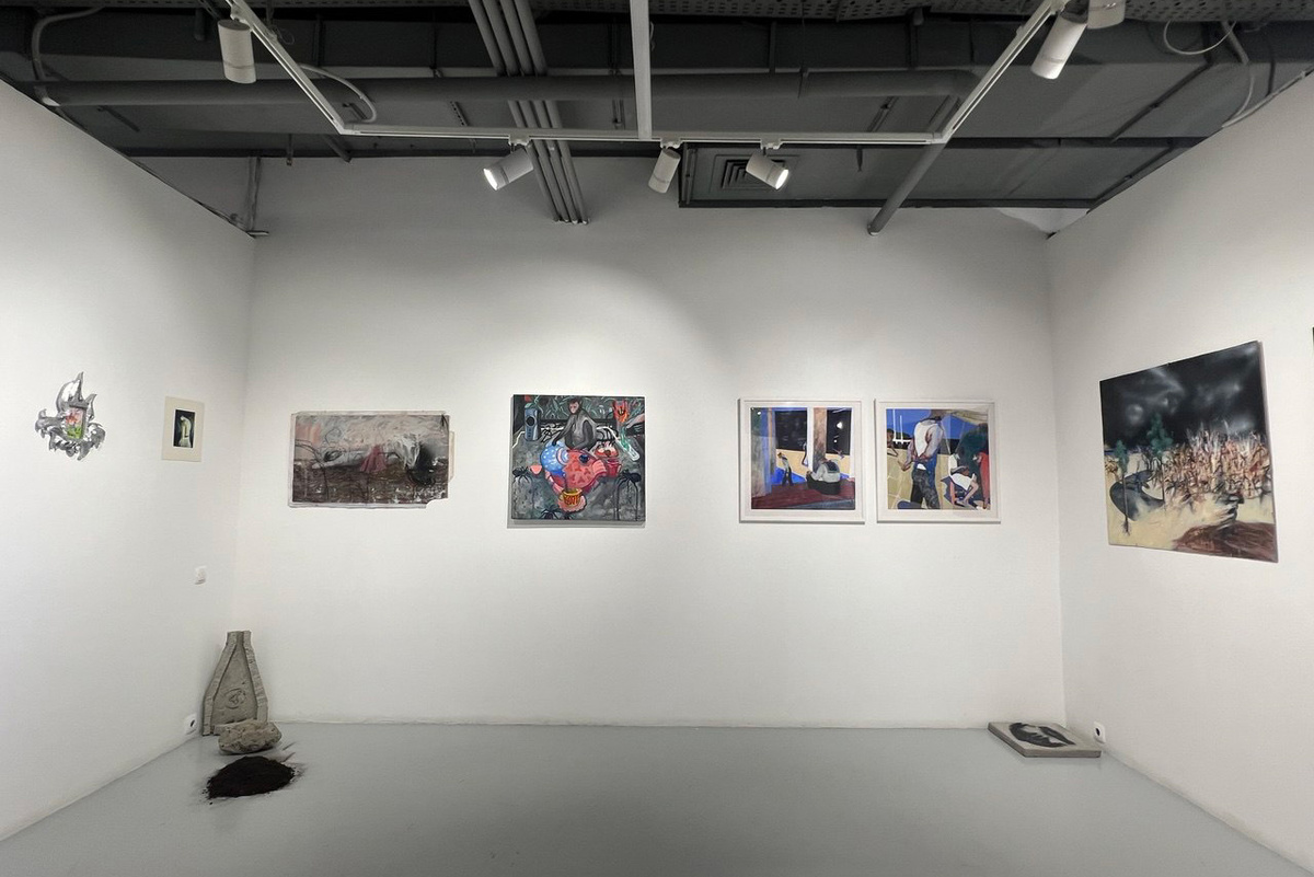    Экспозиция выставки «Контуры ожидания. Из коллекции Андрея Егорова» в 159F Gallery