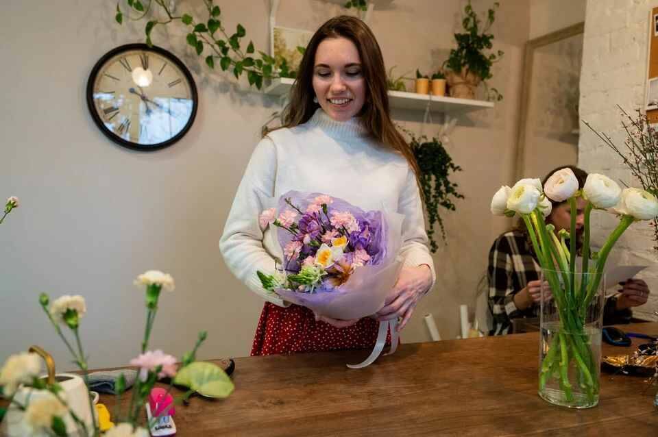     Флорист. Источник: kp.ru Автор фото: Юлия Пыхалова