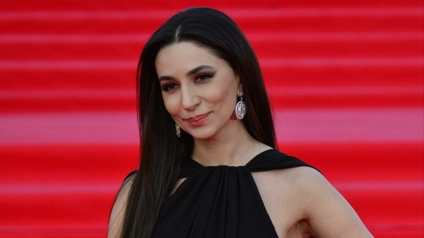 Певица Зара