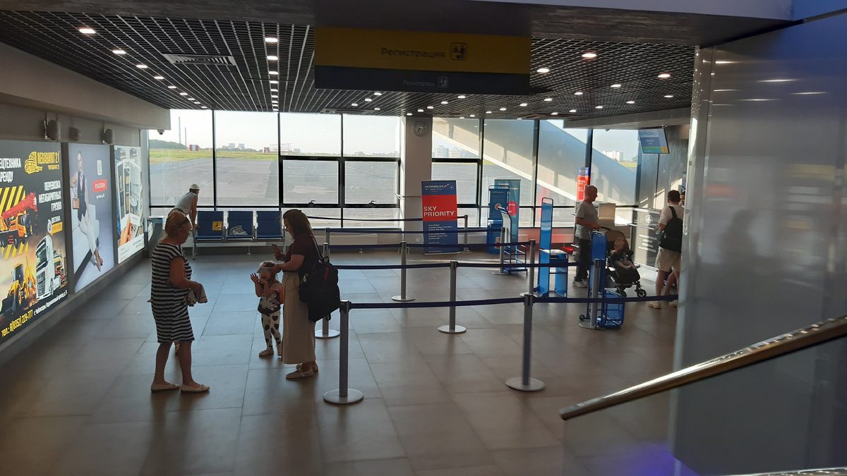 Первый этаж нового аэропорта.