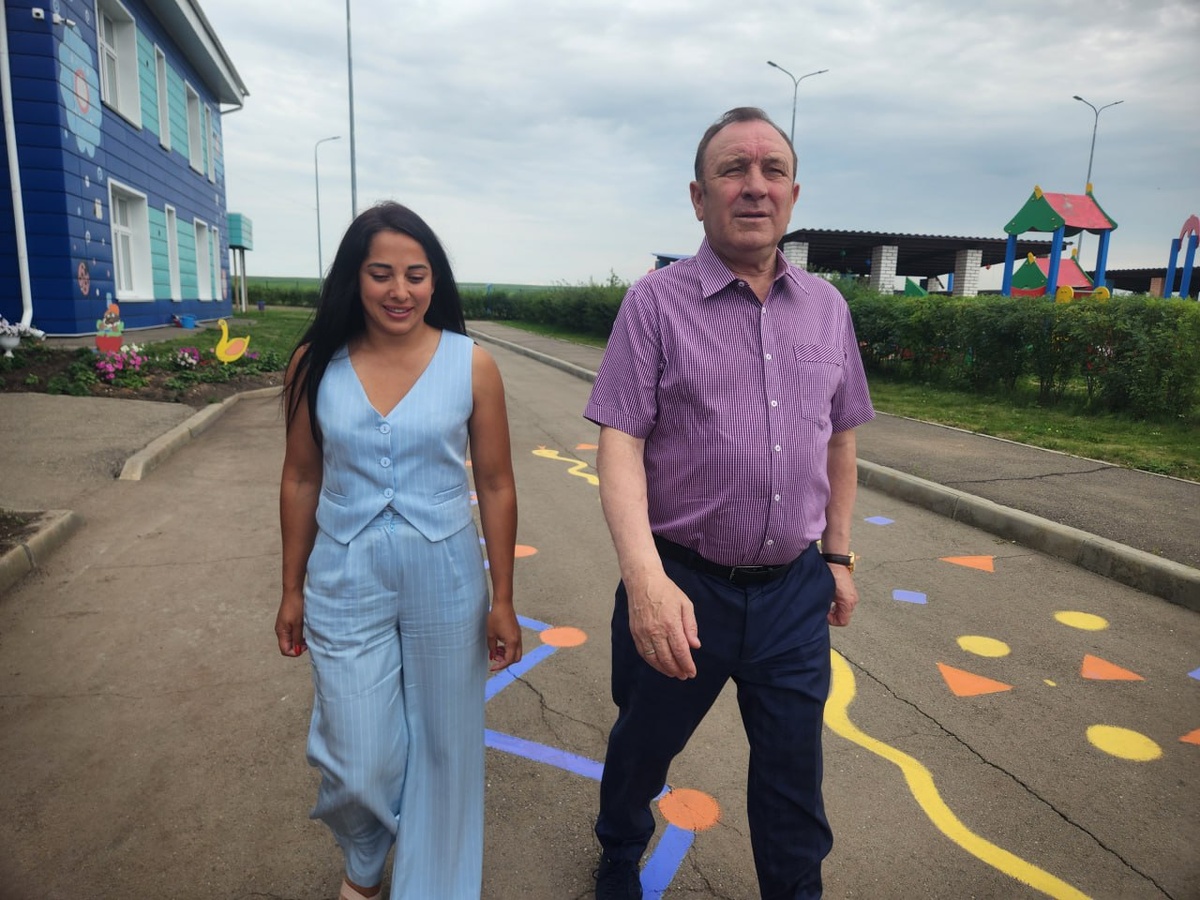    Во время рабочей поездки в Ревякинском муниципальном образовании, осмотр объектов. Фото ТГ-канал Леонида Фролова.