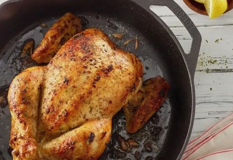 Курица, запеченная целиком