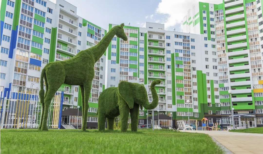 Тут и здесь жирафы, слоны и другие фотозоны