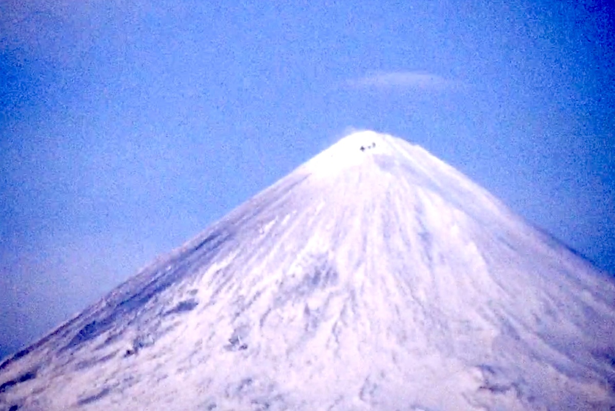    кадр из видео/ ИВиС ДВО РАН, KVERT из пос. Ключи Super/ volcanology/ telegram