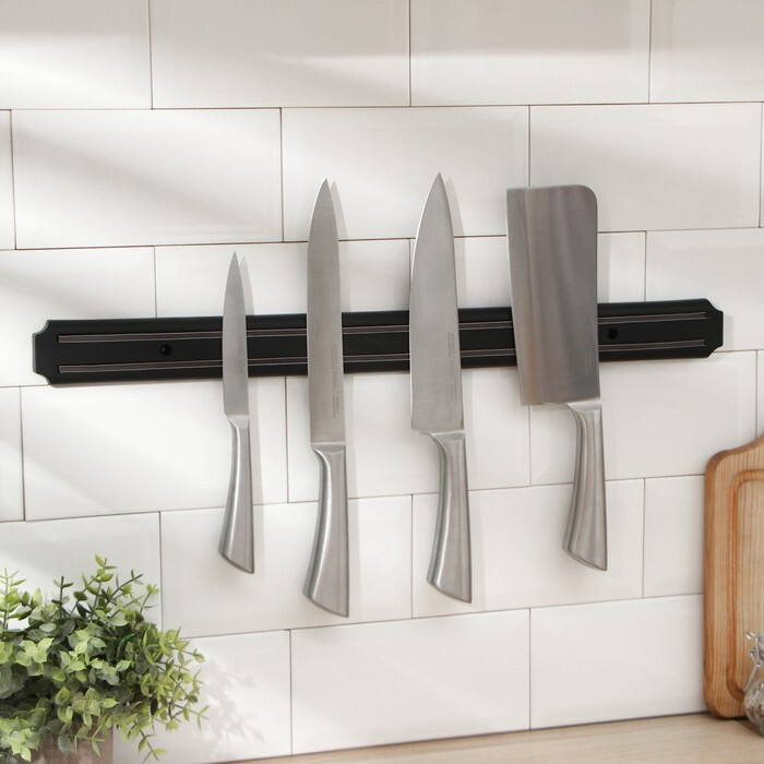 Черный магнитный держатель для ножей 