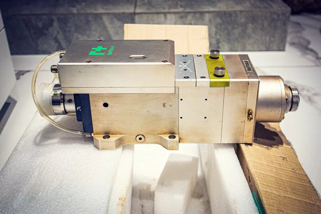 Лазерная голова BM06K RayTools до чистки