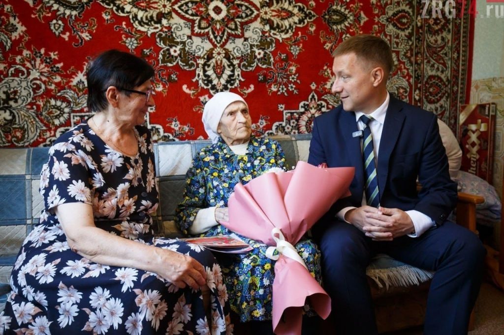 Семья всегда была для Марины Елиссеевны опорой: она воспитала трёх дочерей, двух внуков, двух правнуков и одного праправнука