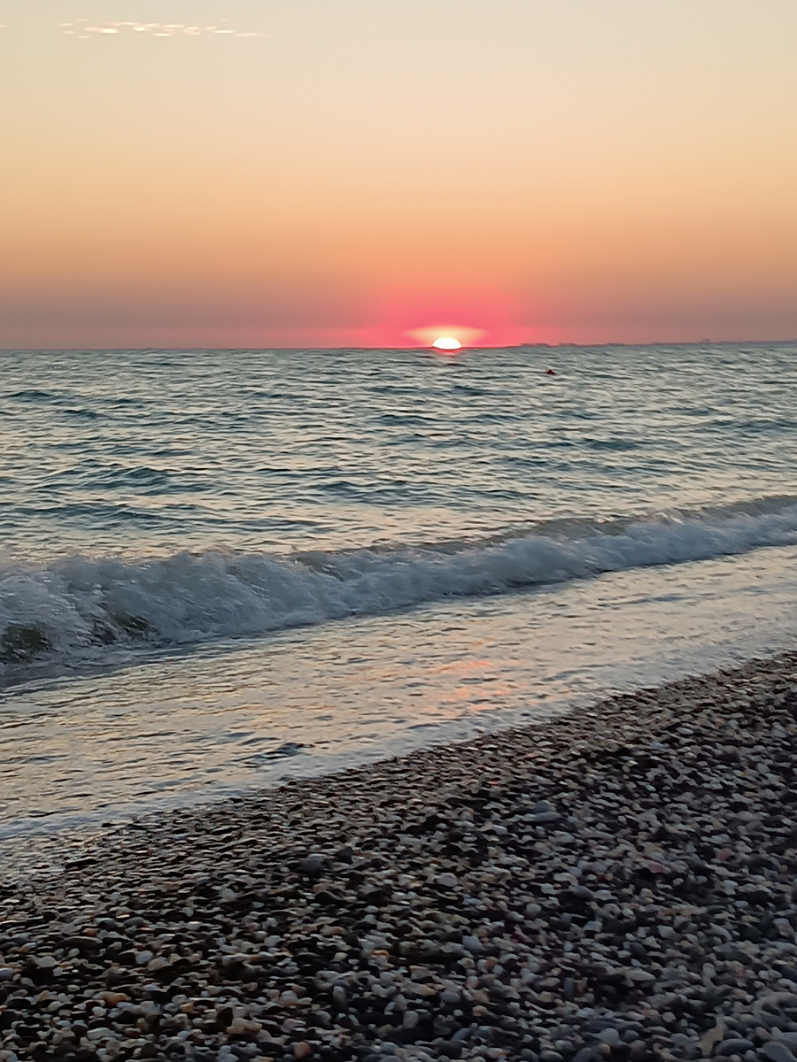 Здесь красивейшие закаты. 