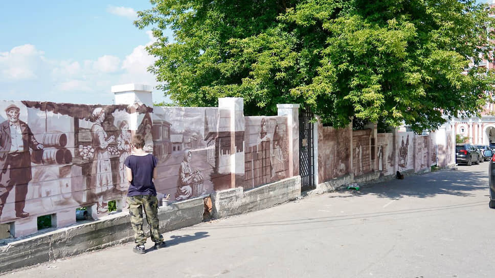 Граффити за Строгановской церковью.📷Фото: мэрия Нижнего Новгорода