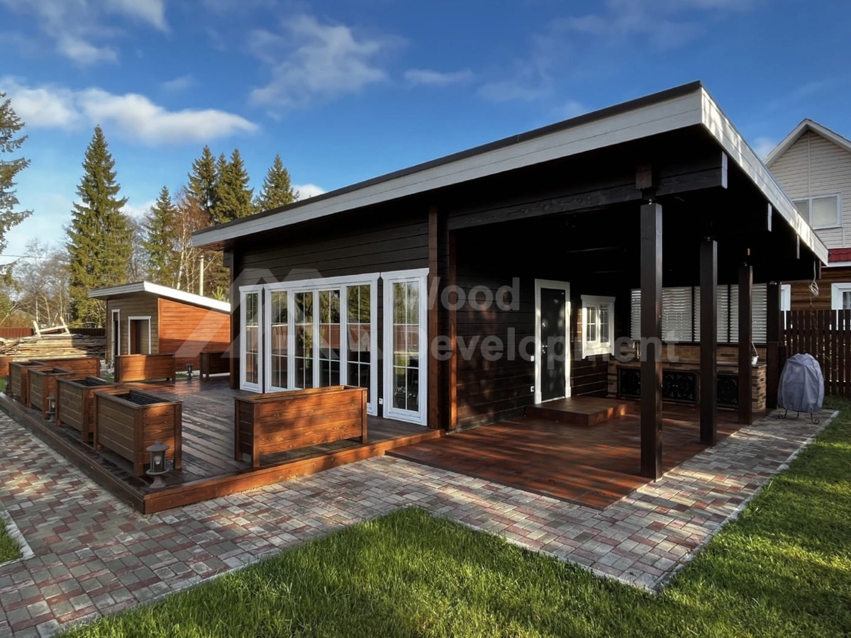 Летняя кухня из клееного бруса 66 м2 построена нашей компанией в Вологодской области (с.Устье-Кубенское) по проекту БС-66.