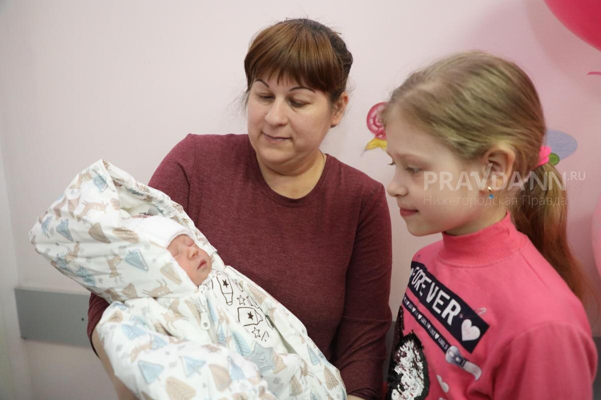    В составе грудного молока содержится идеальный баланс жиров, белков и углеводов, которые легко усваиваются незрелой пищеварительной системой младенца