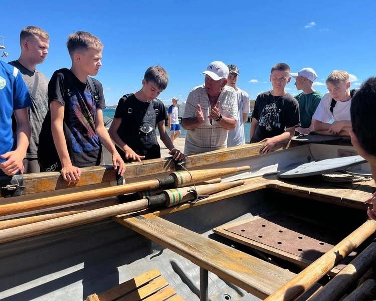     Кадеты из школы № 18 Курска участвуют в профильных сборах в Севастополе