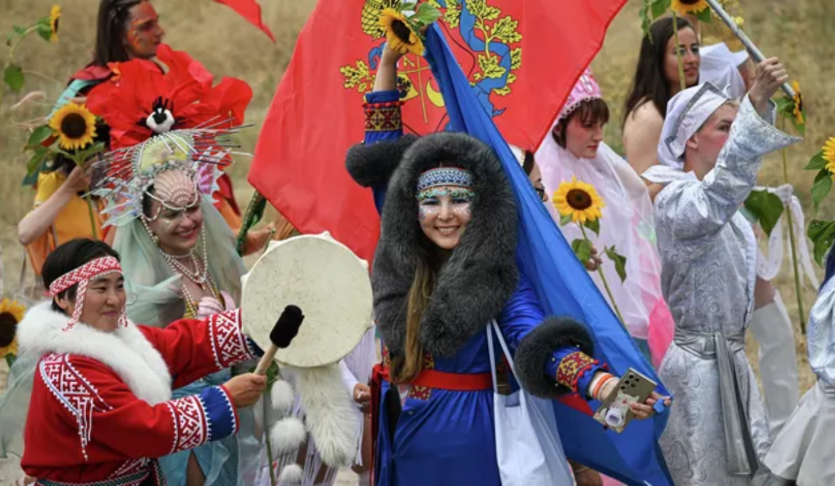     Делегация из Татарстана на фестивале "Таврида.АРТ". Источник: ria.ru Автор фото: Константин Михальчевский