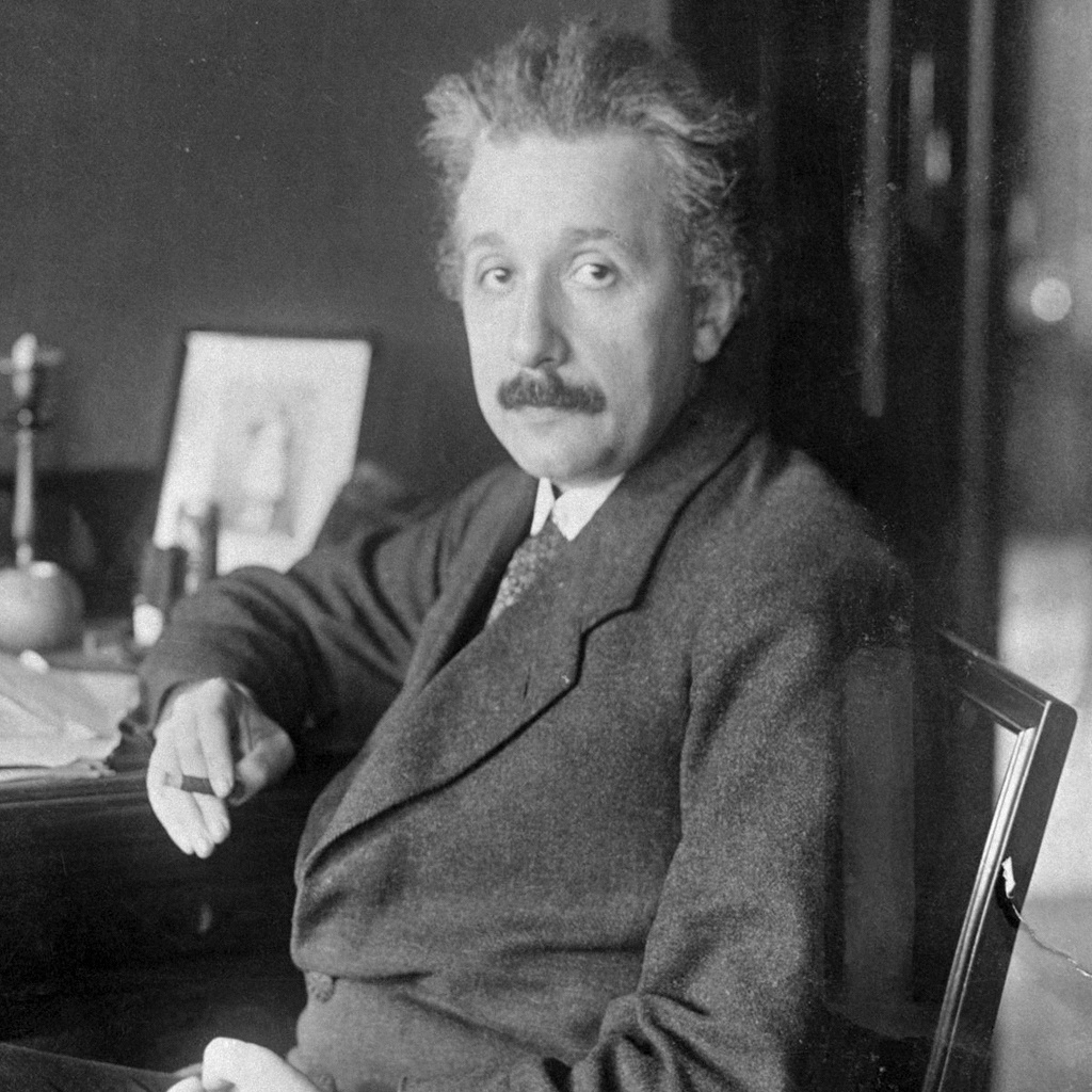 Из архивных фотографий Альберта