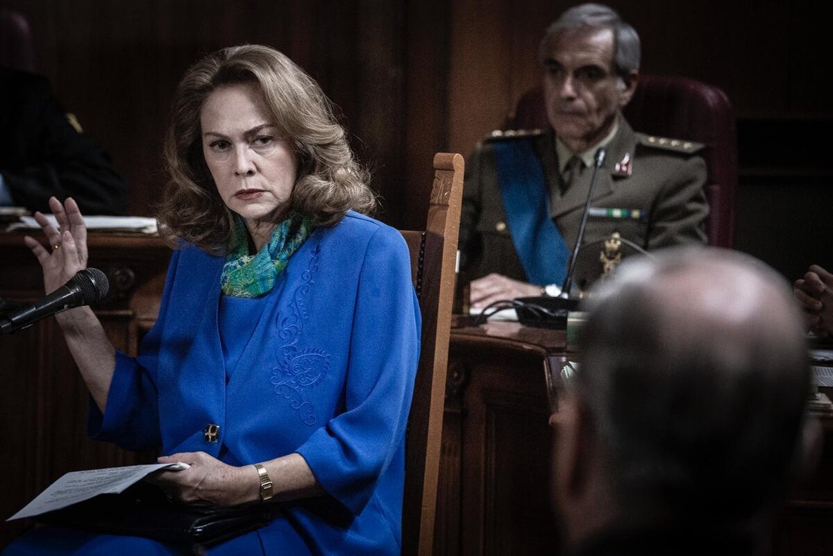 Елена София Риччи в фильме «Безумная бабочка»