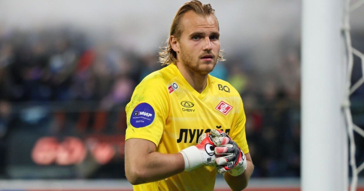 Видите на фото вратаря? Мы тоже не видим