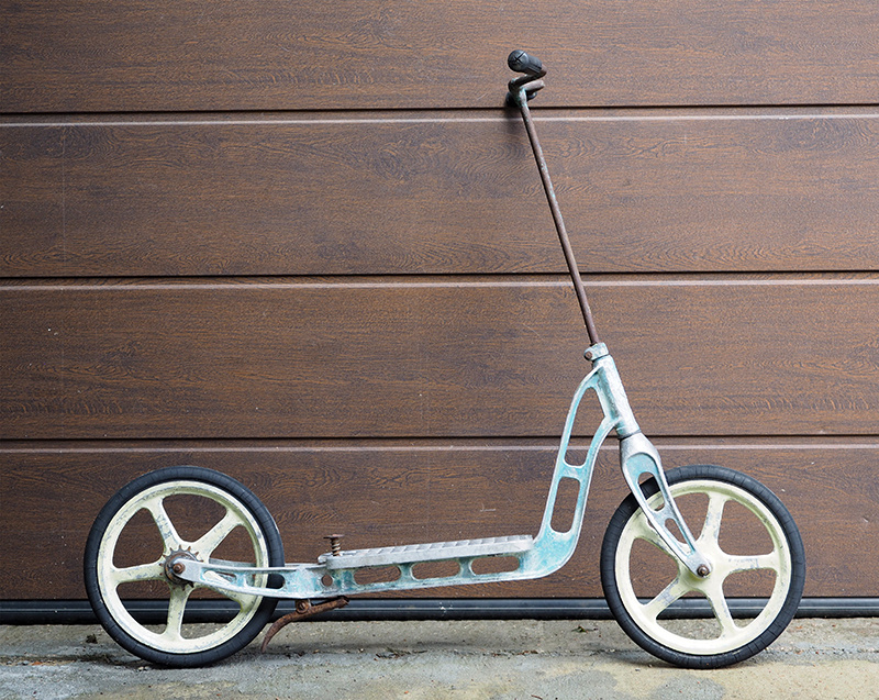 Детский самокат первой половины 1950-х годов, изготовленный на Одесском Механическом Заводе. Из коллекции Веломузея Андрея Мятиева. 