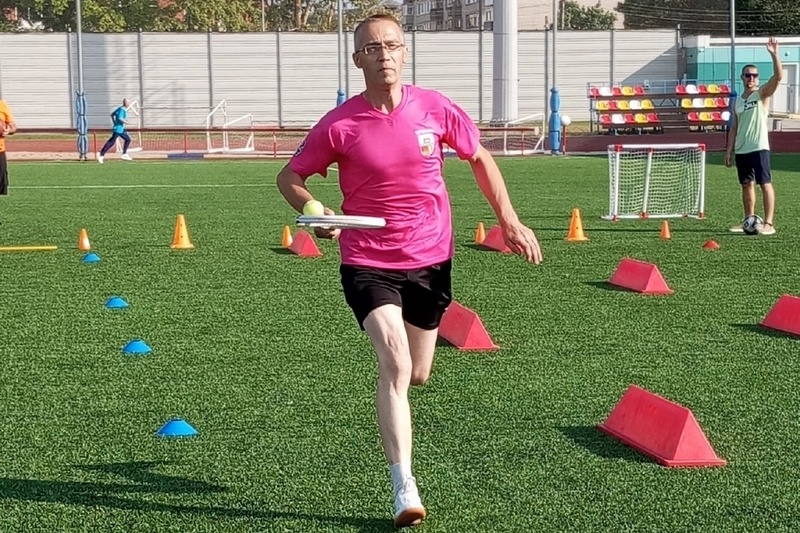    Одиннадцатая областная летняя спартакиада проходила в Вологде. Череповец представляли две команды: "Успех" и "Лидер".