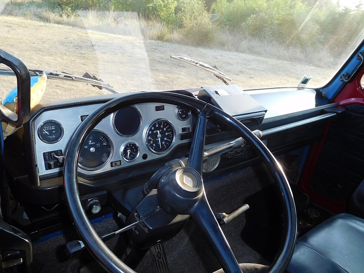 Кабина Saviem-SG2. Источник фото: commons.wikimedia.org