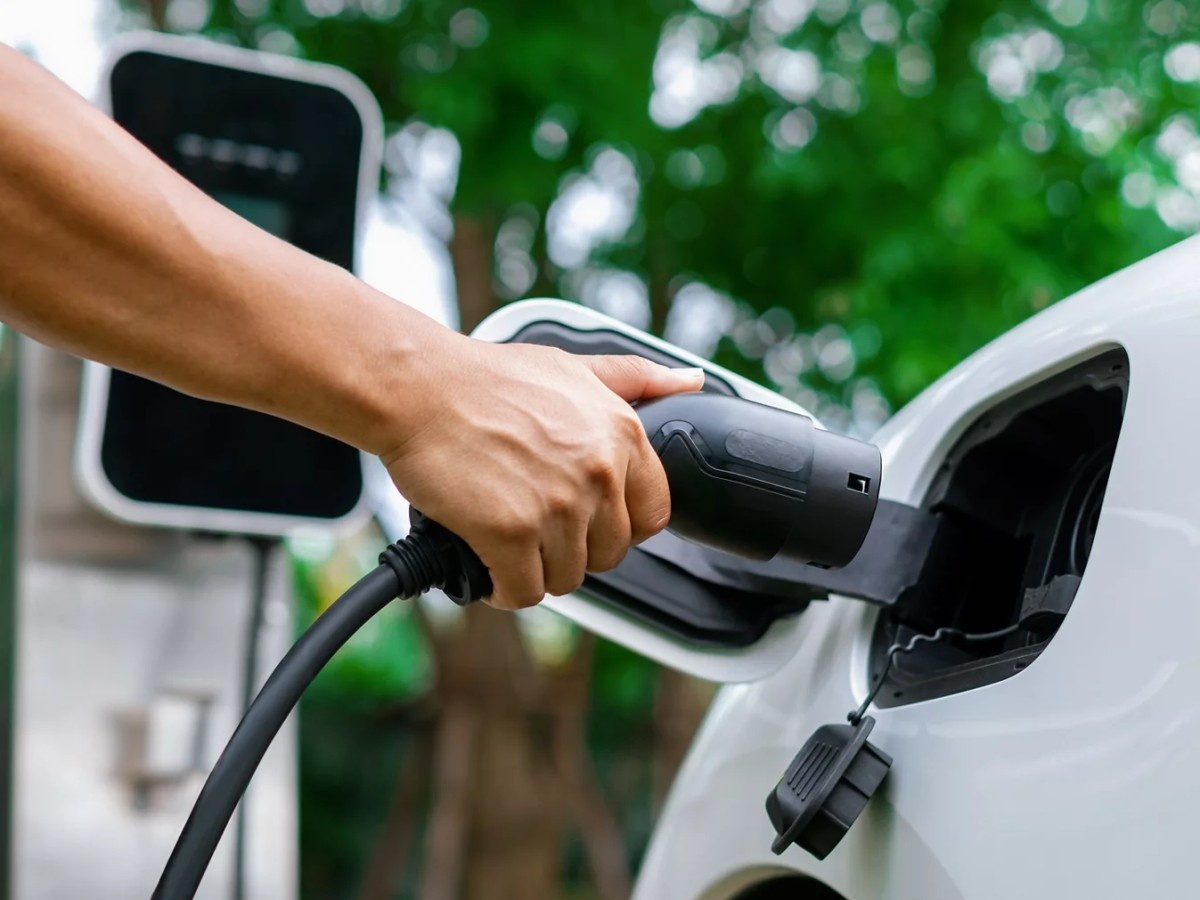    Правительство РФ установит почти 2 000 новых зарядных станций для электромобилей