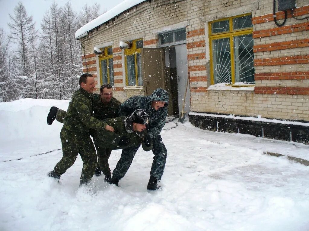 Вроде бы взрослые люди.... Фото из личного архива читателя канала Гнусный Кубаноид.