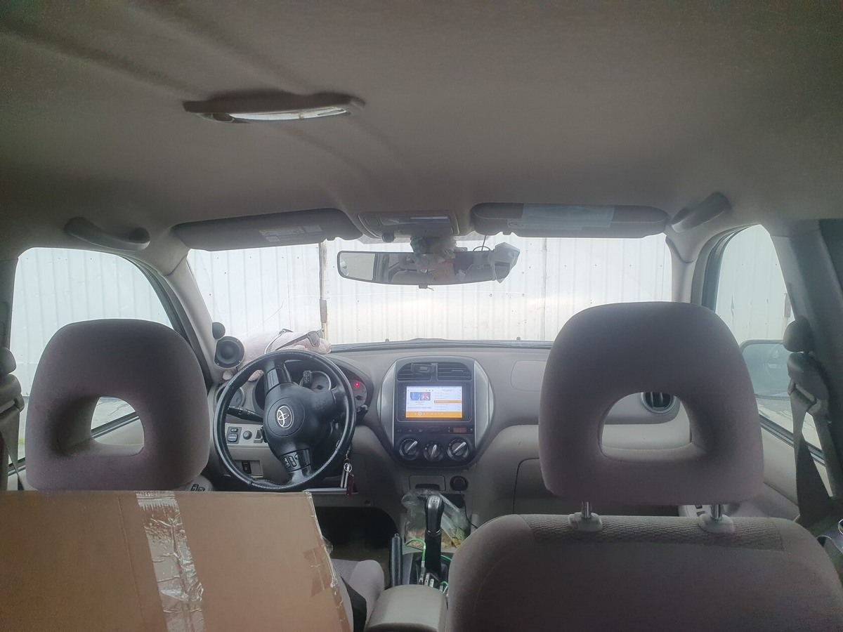 так называемая тракторная посадка это всегда или ширик в стойках или сч/вч динамики