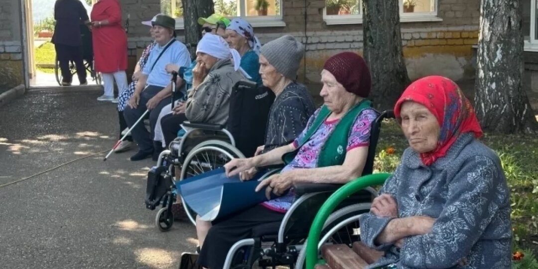 «Сдала сюда мама». Репортаж из дома-интерната для пожилых и инвалидов