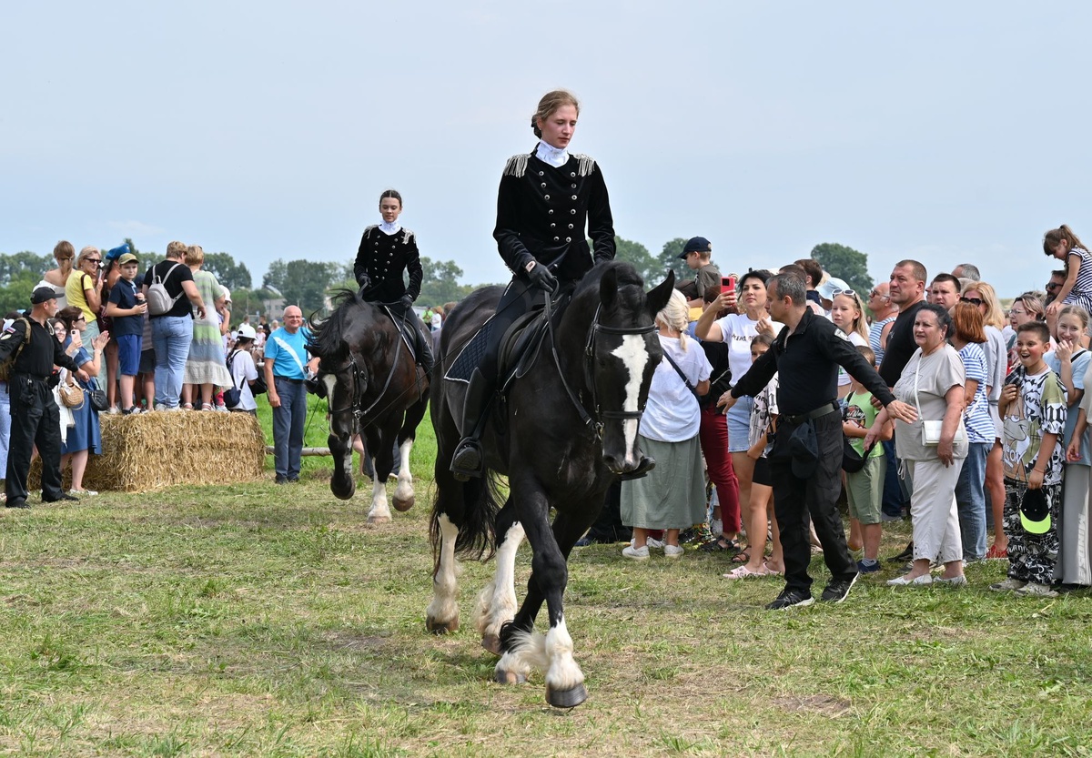 Листайте вправо, чтобы увидеть больше изображений