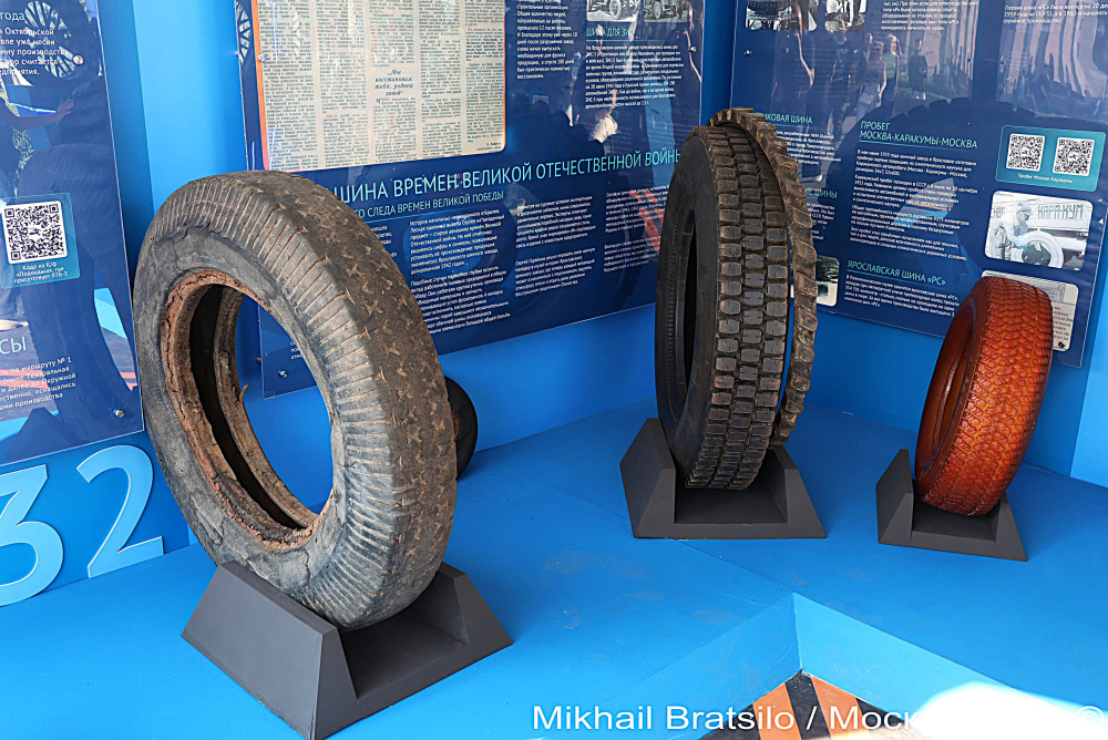 Шина для ЗИС-5, шина со съемным протектором, шина из пенополиуретана
