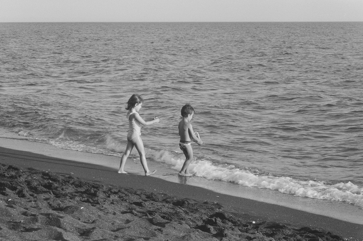 Снимок из личного фото архива, сделан на пленку где-то на итальянских берегах. 