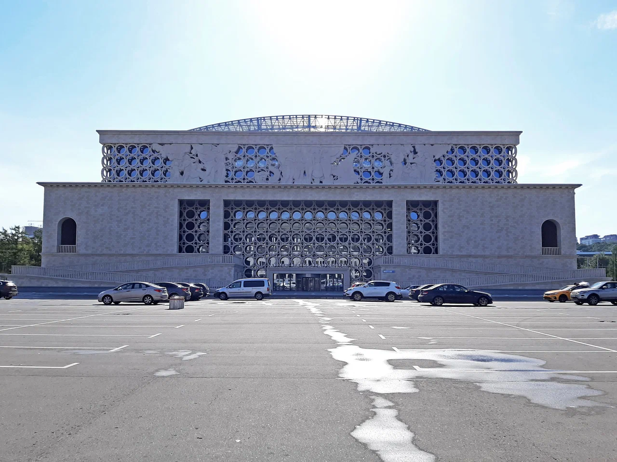 Аквапарк Лужники с большой парковкой