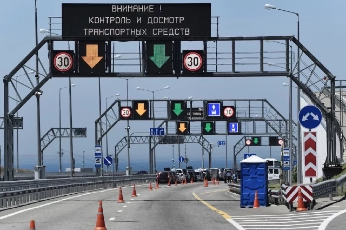    Число машин в очереди на Крымском мосту за час выросло до 4 тысяч