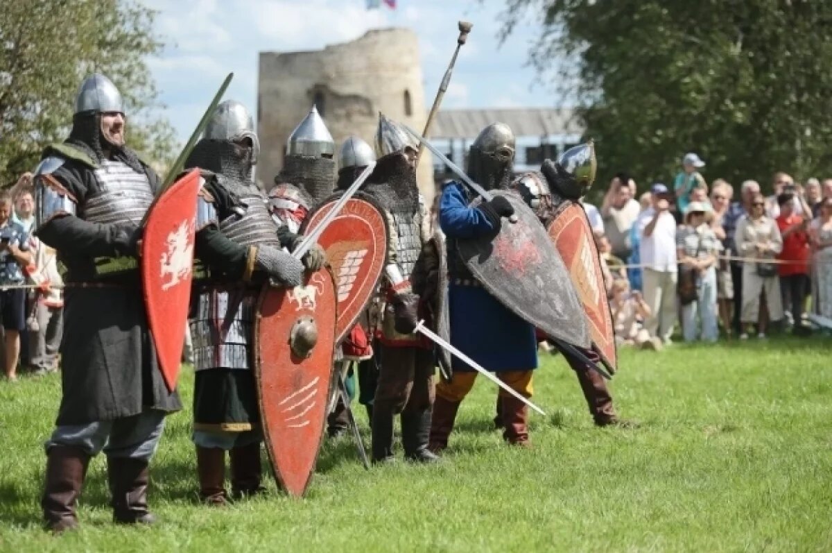    Более 2,6 тысяч человек посетили изборский фестиваль «Железный град»