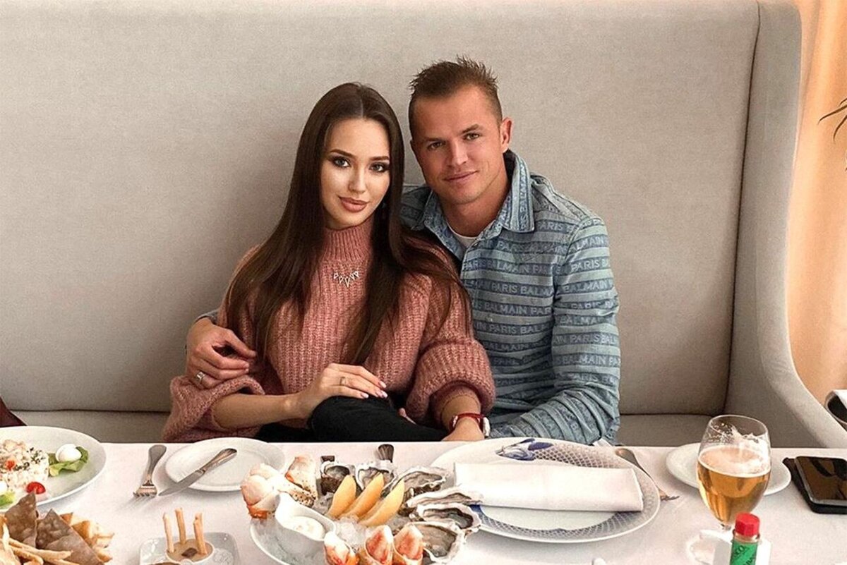    Дмитрий Тарасов и Анастасия Костенко Социальные сети