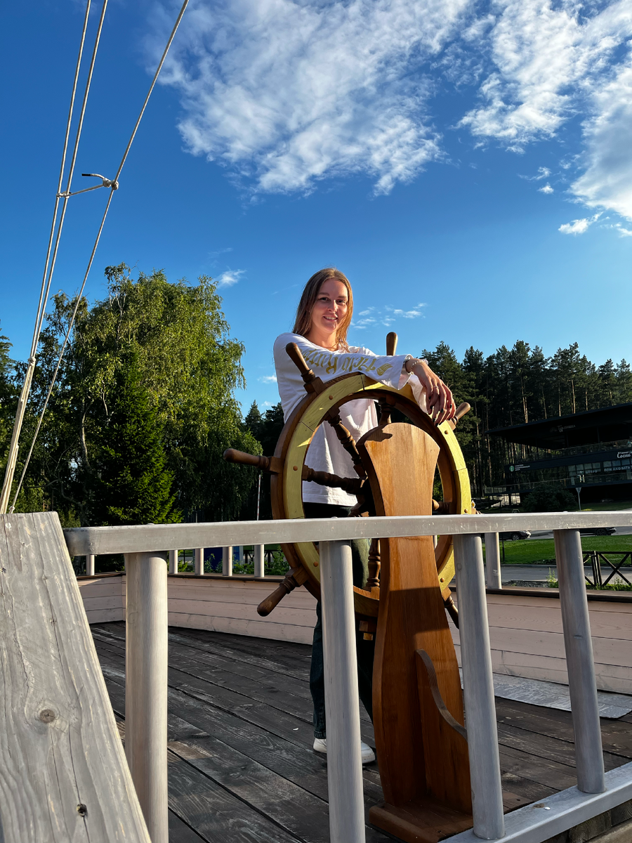 Это я! Приятно познакомиться)