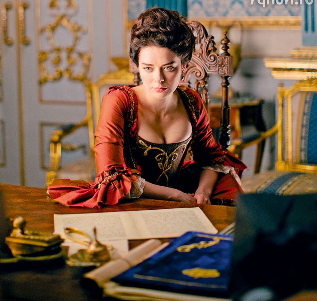 Марина Александрова в роли императрицы 