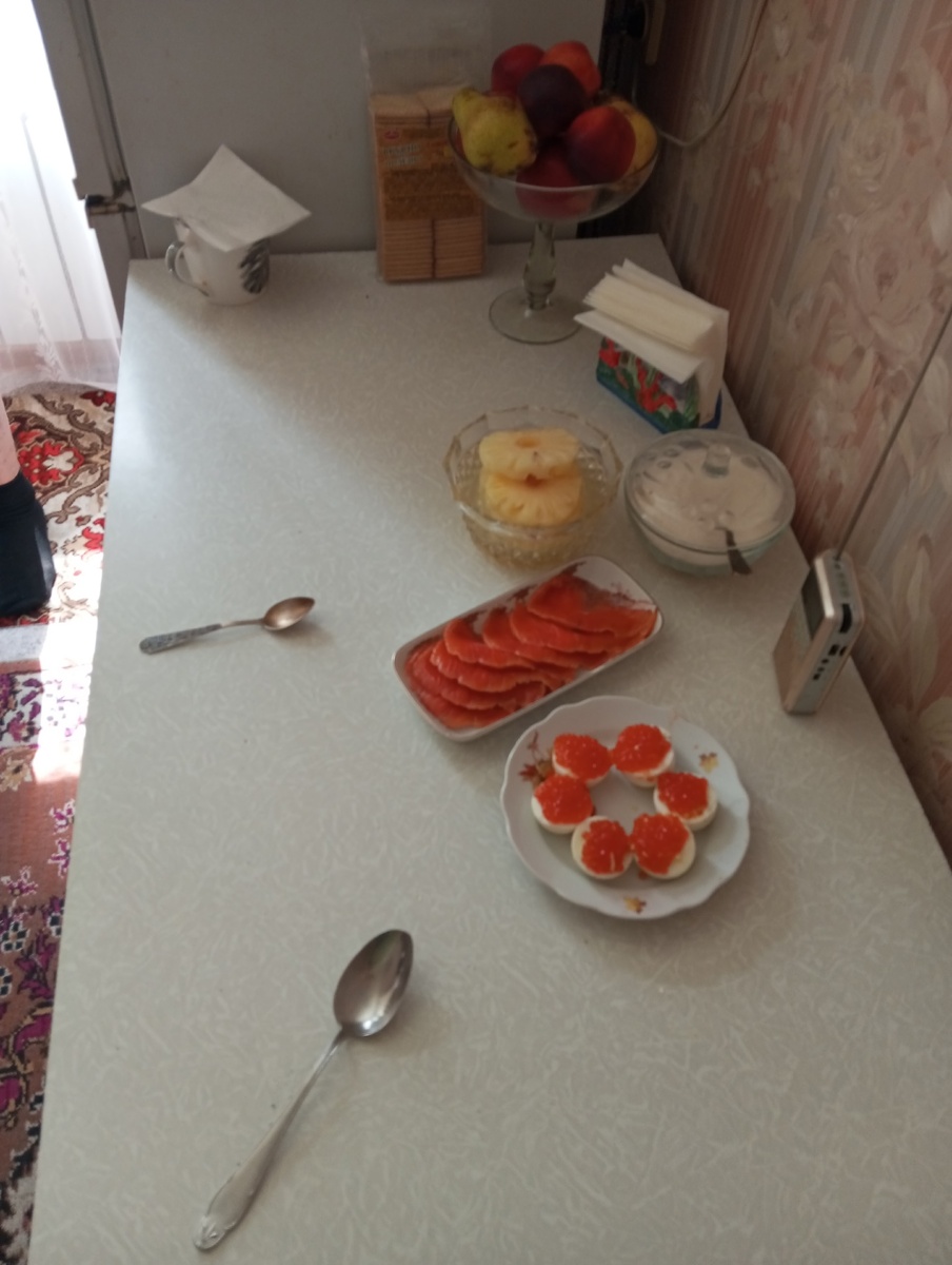 Торжественный стол. Фото из личного архива